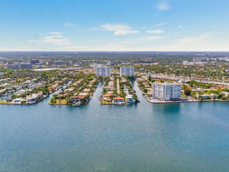 Comprar apartamento en Bayview Towers C1502