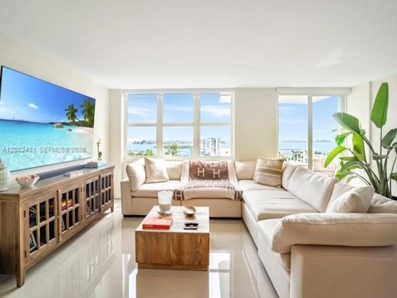 Comprar apartamento en Bayview Towers C1502