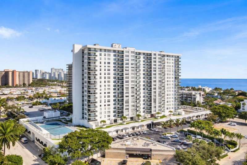 Condo for sale at Berkley South C122