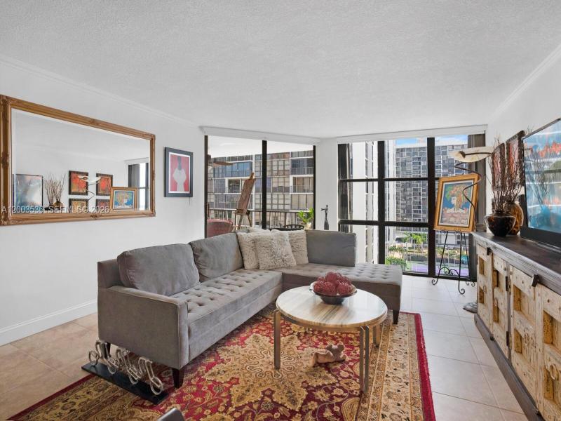 Condo for sale at Brickell Place II 1003