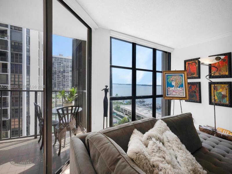 Condo for sale at Brickell Place II 1003