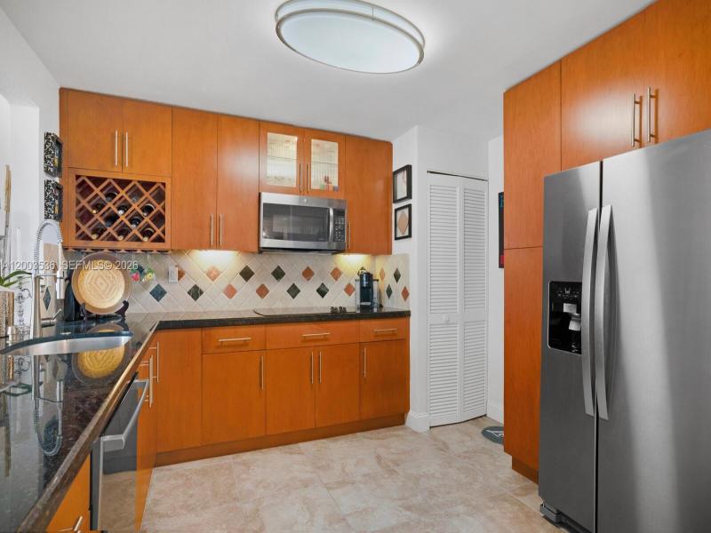Condo for sale at Brickell Place II 1003