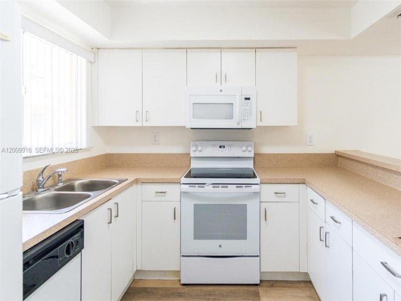 Property photo # 9