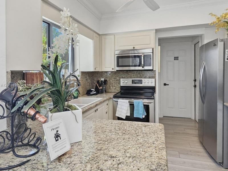Property photo # 8