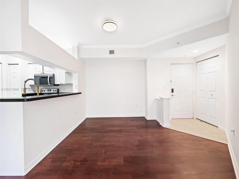 Comprar apartamento en Porto Bellagio 1614