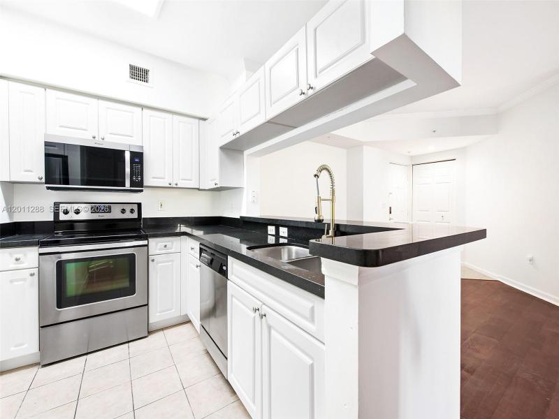 Comprar apartamento en Porto Bellagio 1614
