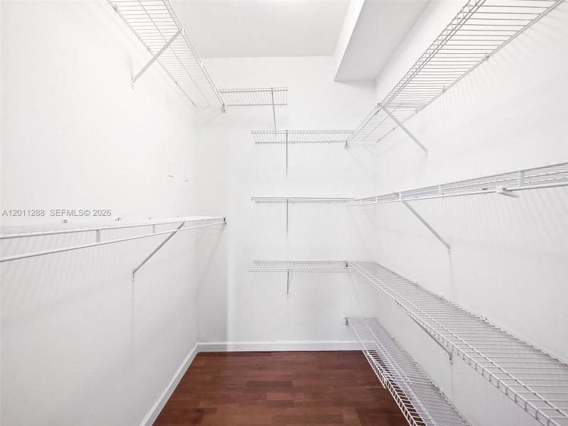 Comprar apartamento en Porto Bellagio 1614