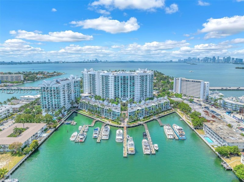 Apartment for rent at 360 Condominium West 1101