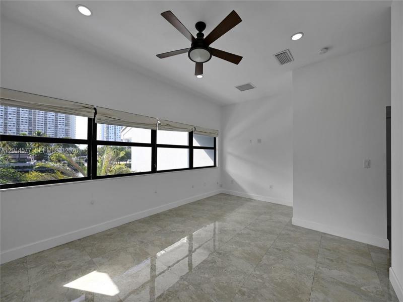 Comprar apartamento en Poinciana Island