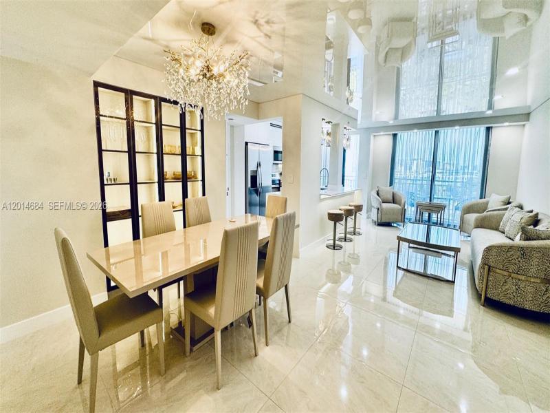 Condo for sale at Winston Towers 811