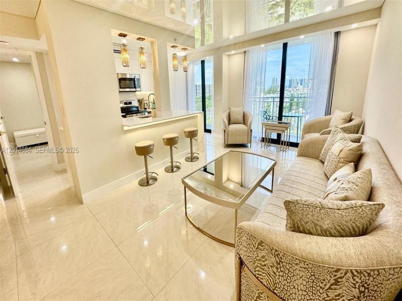 Condo for sale at Winston Towers 811