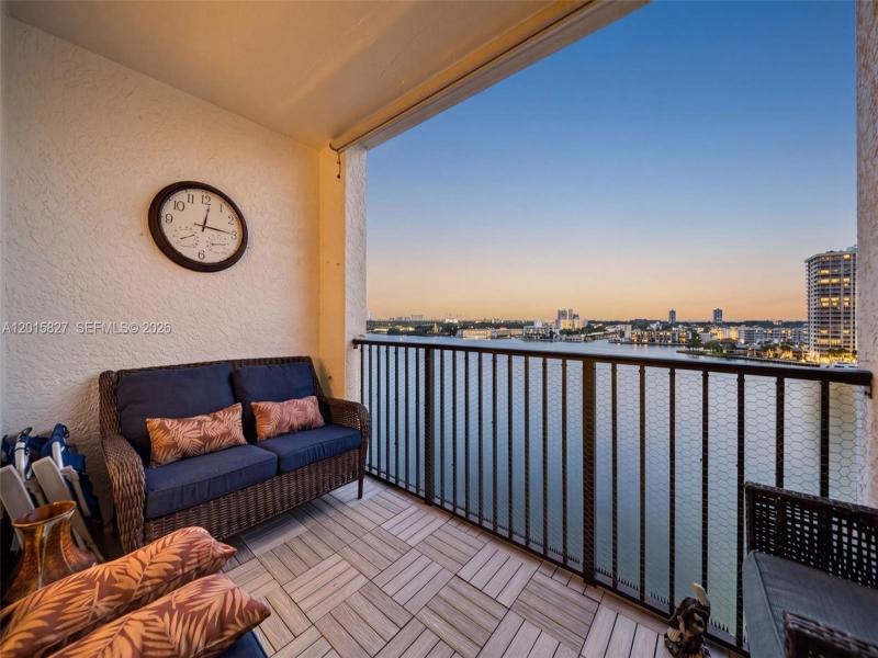 Condo for sale at Porto Bellagio 2905