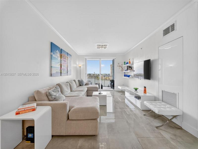 Condo for sale at Porto Bellagio 2905