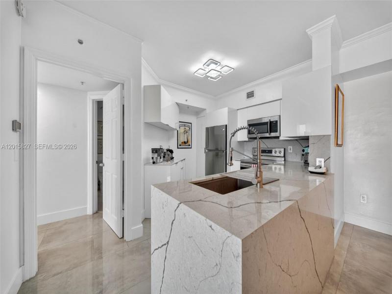 Condo for sale at Porto Bellagio 2905