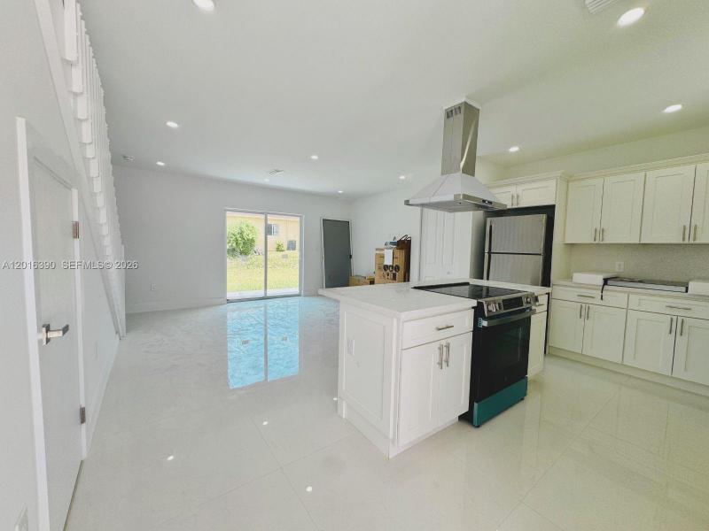 Property photo # 6