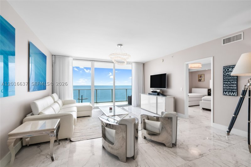 Aluguel de apartamento no Apogee Beach Hollywood 1002