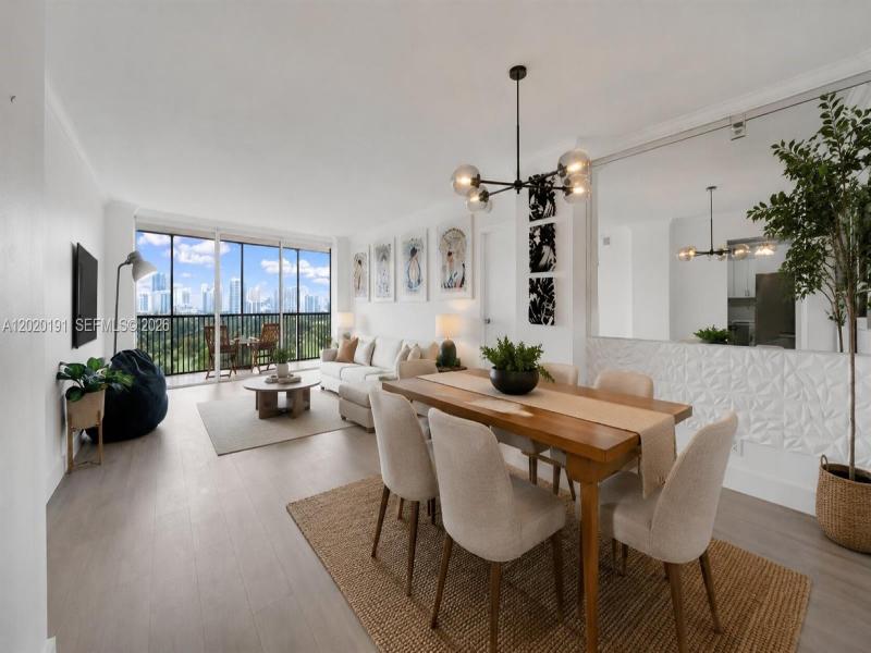 Coronado I Apt #1126