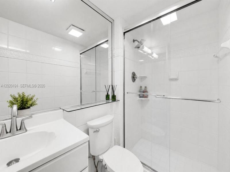 Comprar apartamento no Coronado I 1126