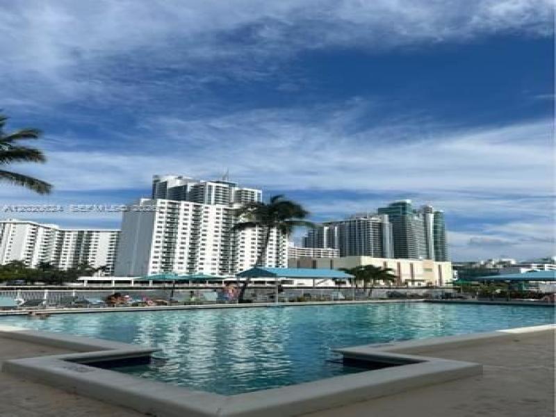 Condo for sale at Oceanview Park 406