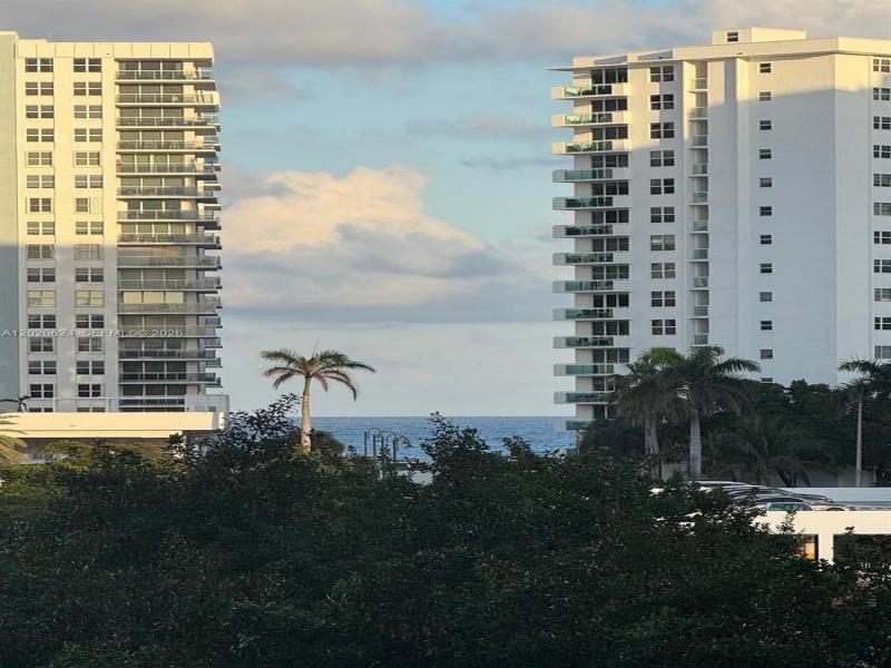 Condo for sale at Oceanview Park 406