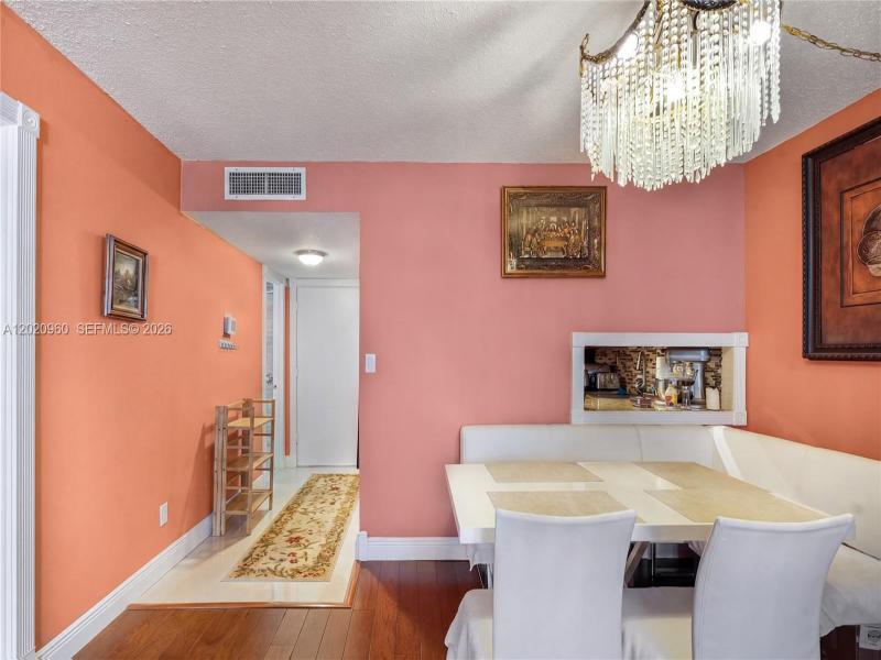 Condo for sale at Plaza Towers South 305
