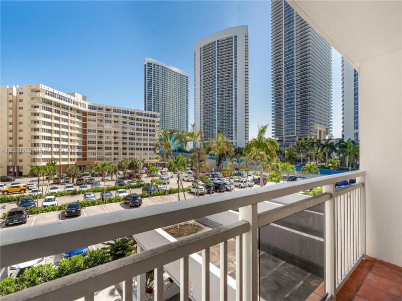 Plaza Towers South Apt #305