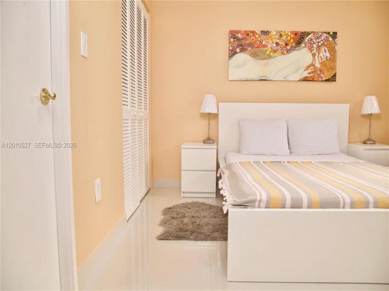 Apartment for rent at Winston Towers 1107