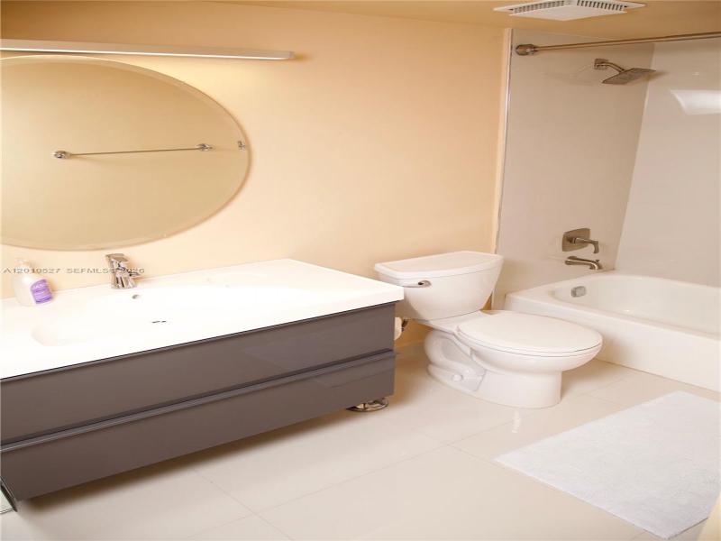 Apartment for rent at Winston Towers 1107