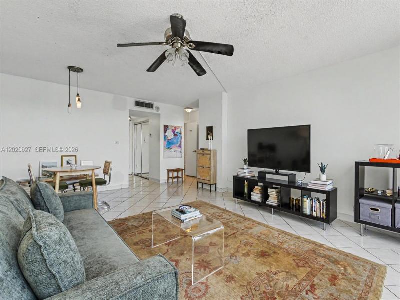 Comprar apartamento en Bayview Towers A603