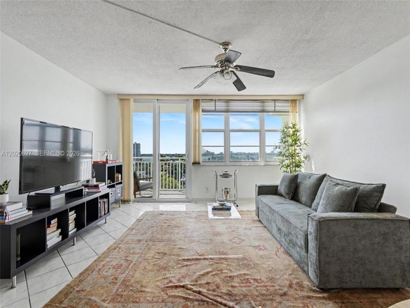 Comprar apartamento en Bayview Towers A603