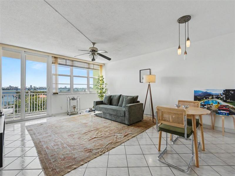 Comprar apartamento en Bayview Towers A603