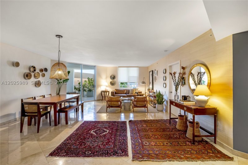 Alquiler de apartamento en Courvoisier Courts 512