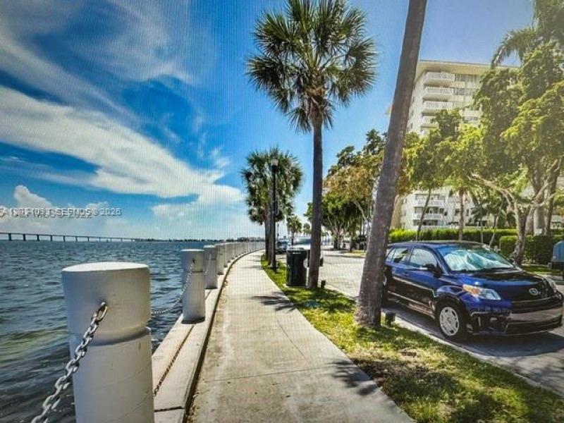 Comprar apartamento en Bayshore Place 1107C
