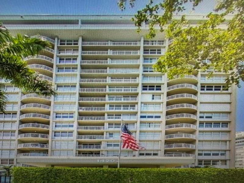 Comprar apartamento en Bayshore Place 1107C