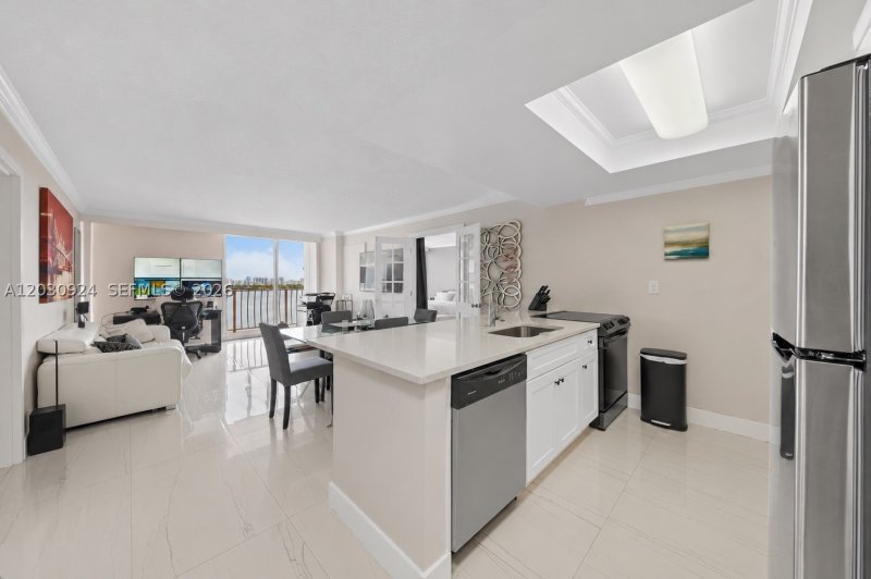 Condo for sale at Grandview Palace 1710