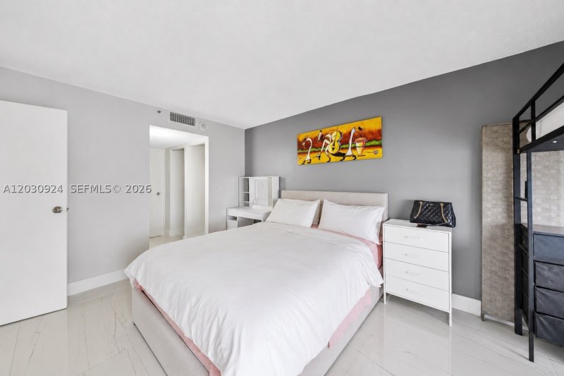 Condo for sale at Grandview Palace 1710