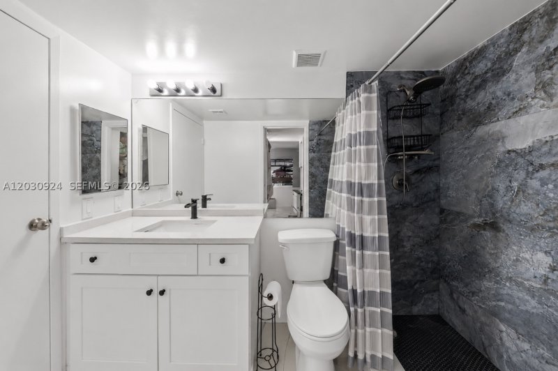 Condo for sale at Grandview Palace 1710