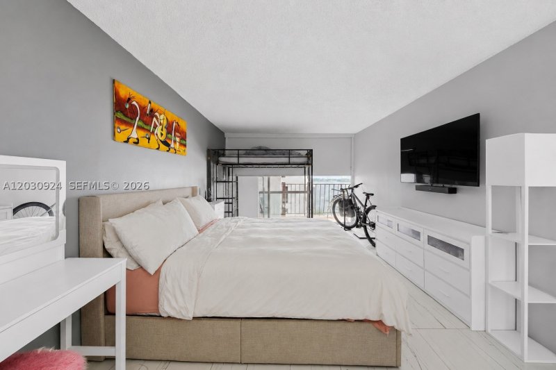 Condo for sale at Grandview Palace 1710