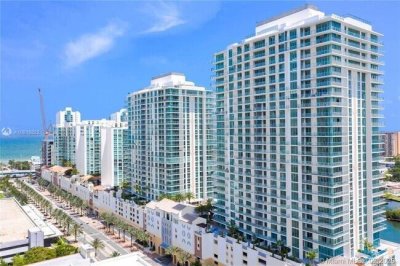 Parque Towers at St. Tropez Apt #5-703