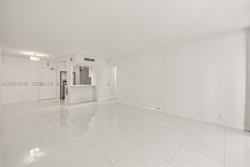 Apartment for rent at Mirador North Tower 622