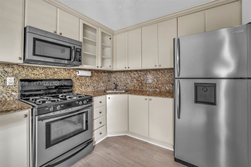 Property photo # 9