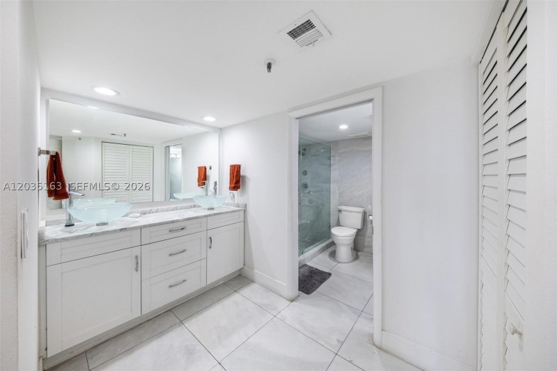 Apartment for rent at Brickell Key One A710