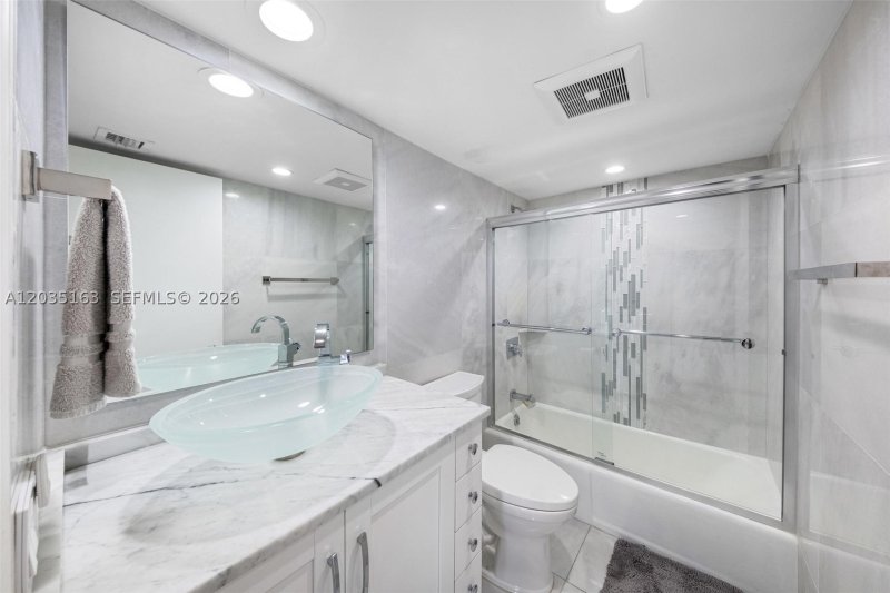Apartment for rent at Brickell Key One A710