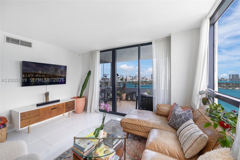 Comprar apartamento en Waverly 3001