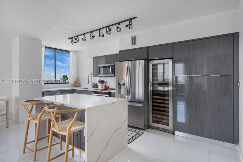 Comprar apartamento en Waverly 3001