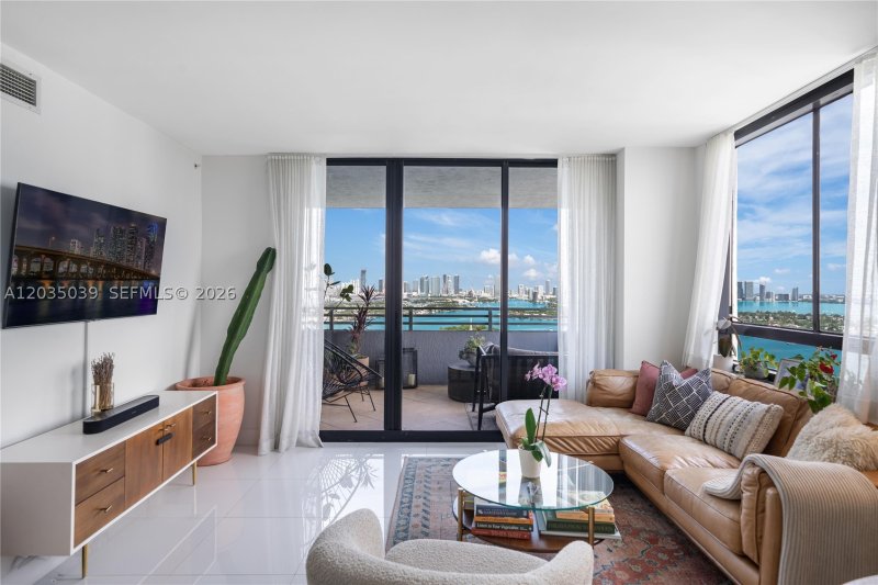 Comprar apartamento en Waverly 3001