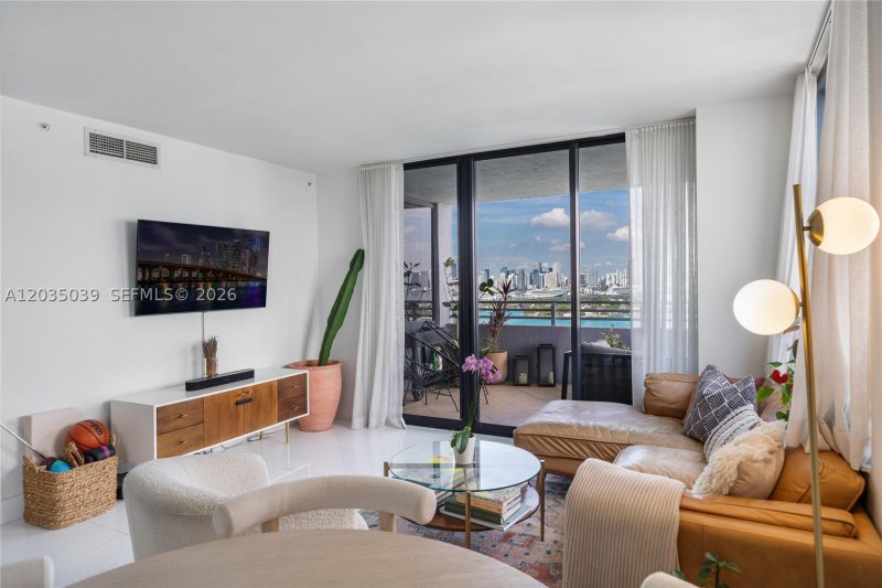 Comprar apartamento en Waverly 3001