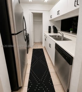 Madison Miami Apt #E-305