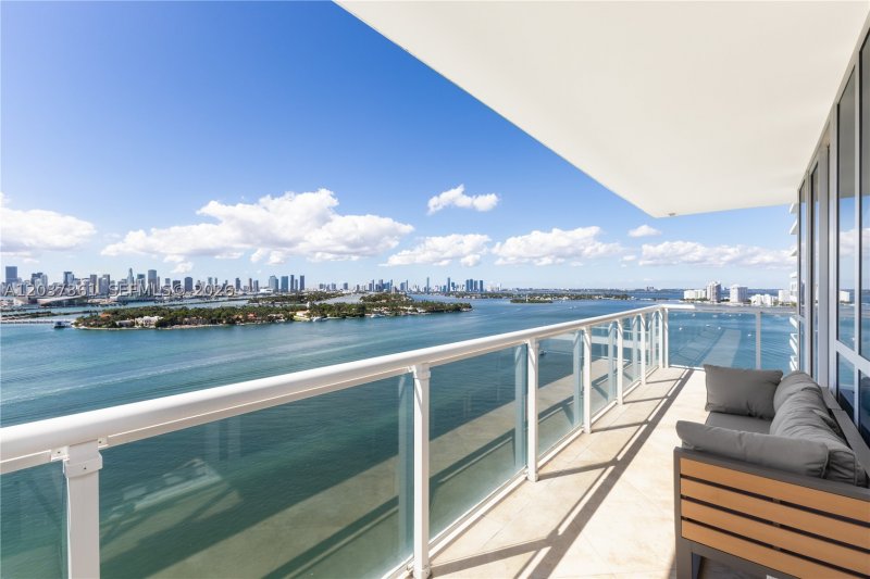 Apartment for rent at Bentley Bay South 2004