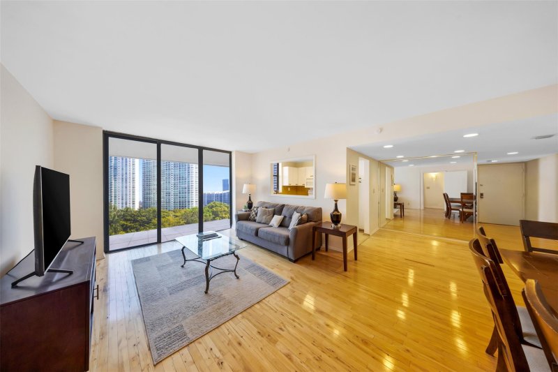 Biscayne Cove Apt #804